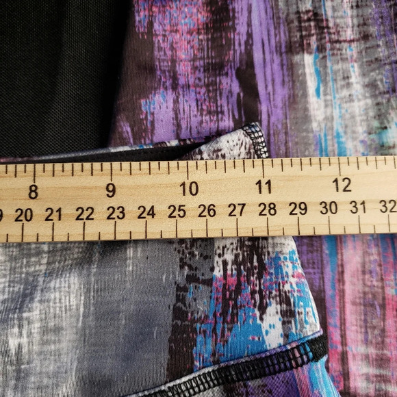 Beyond Yoga Lux Print Capri Leggings‎ Small - Picture 9 of 9